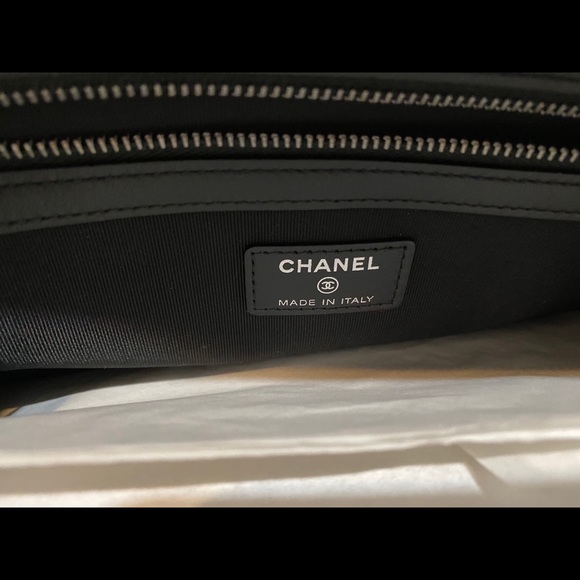 CHANEL 19A Croc Embossed O Case Pouch Clutch - Picture 6 of 8